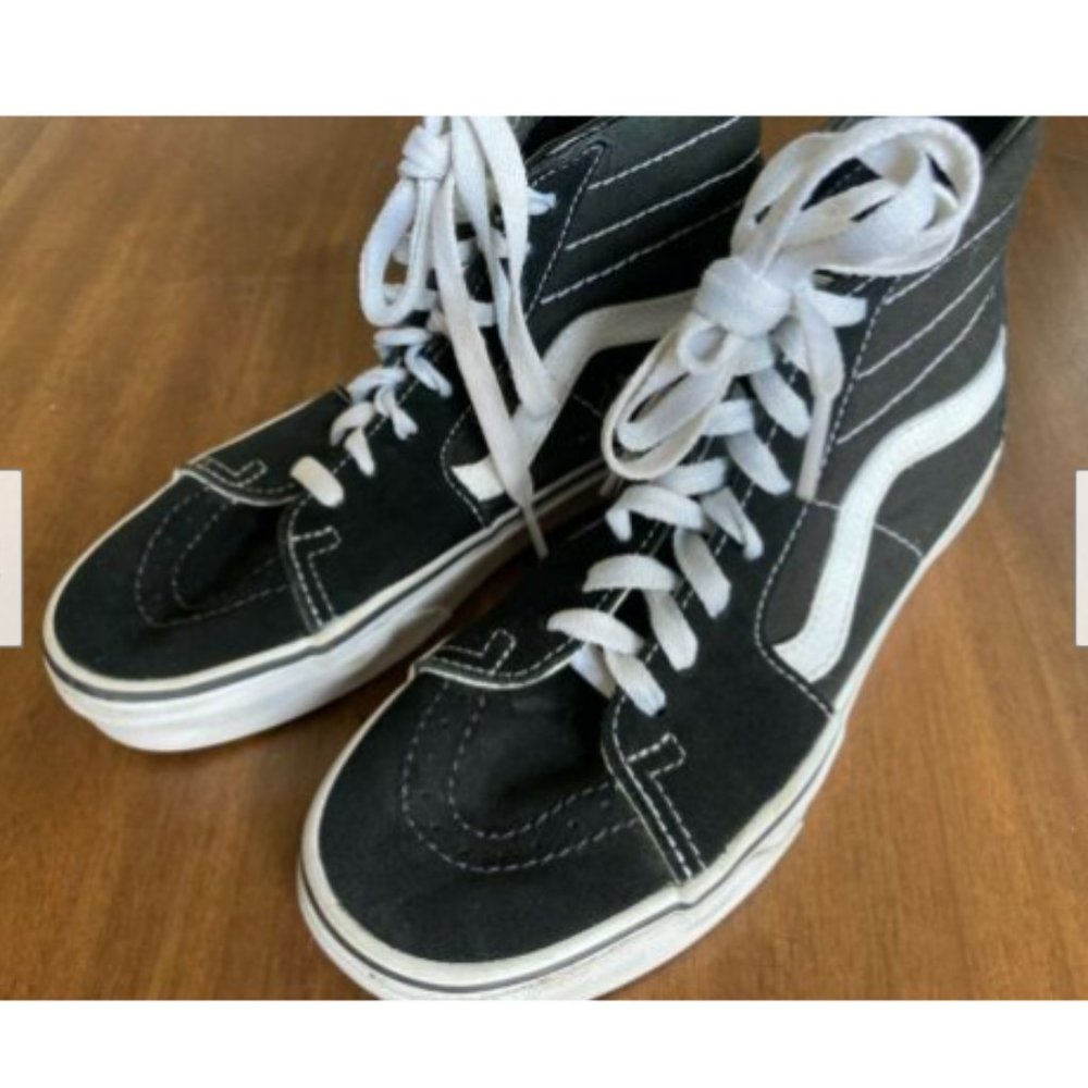 Vans Unisex High Top Shoes Women's Size 6 Men’s Size 4.5 Black & White Lace Up.